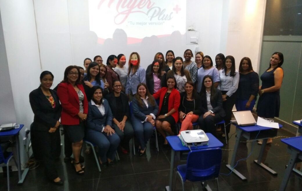 COOPCORAZÓN auspicia charla con el título “Mujer Plus, tu mejor versión”